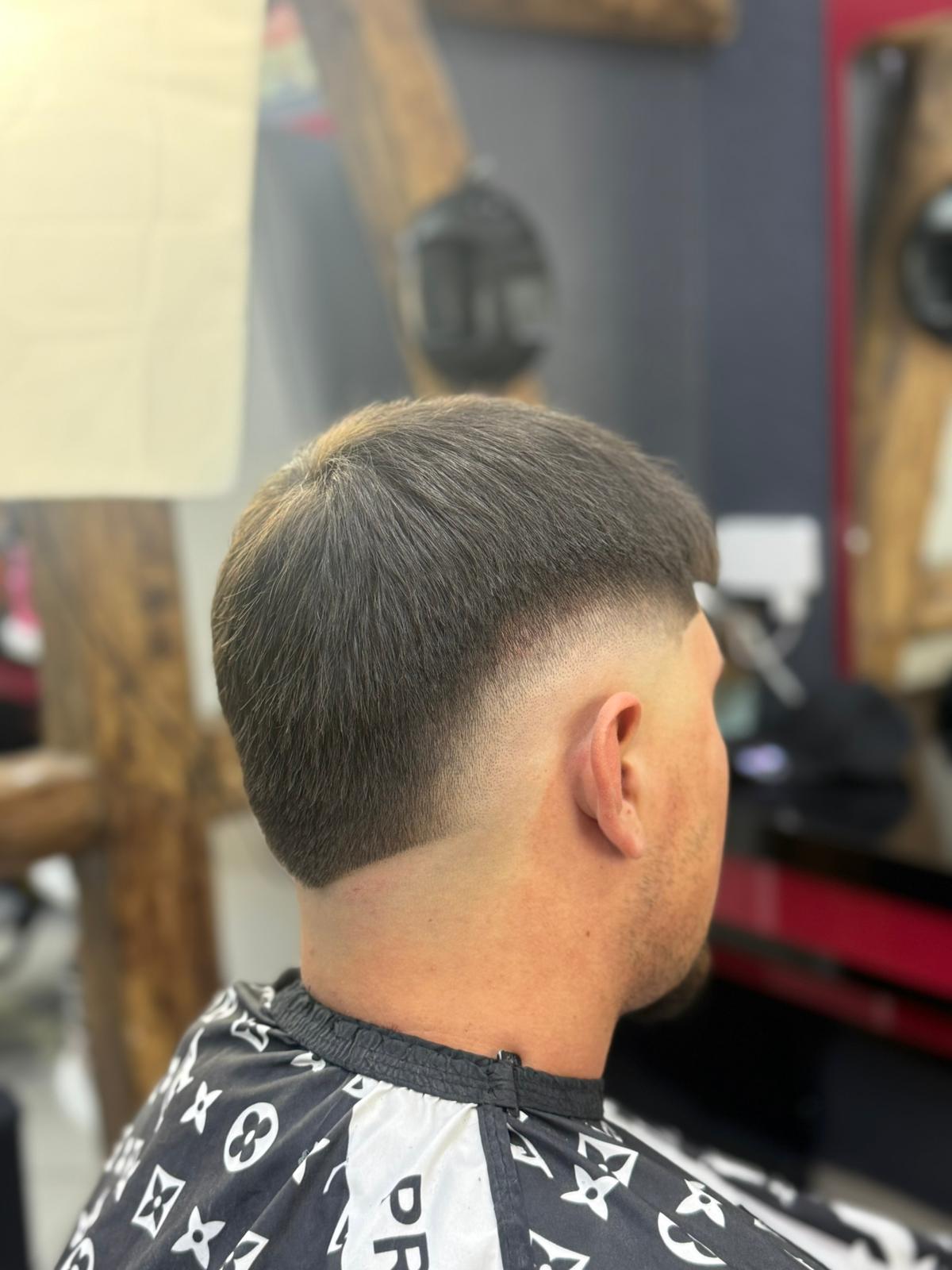 Taper Fade mit weichem Übergang im Brother's Barbershop Wuppertal